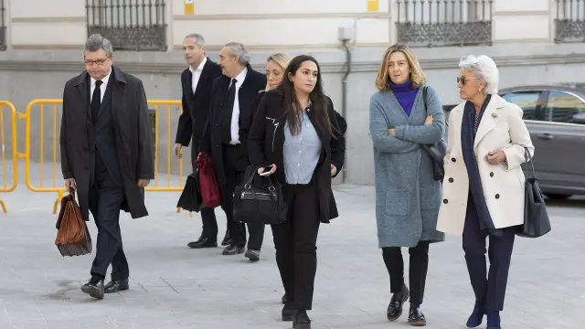 Los familiares de Publio Cordón a la llegada al juicio