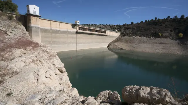 El pantano del Arquillo, en el río Guadalaviar, está en los niveles más bajos desde 1995.