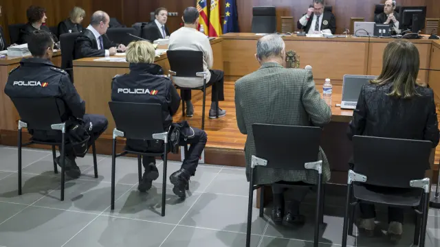 La tercera sesión del juicio por asesinato contra Salvador Gázquez se dedicó a escuchar los informes de los forenses.