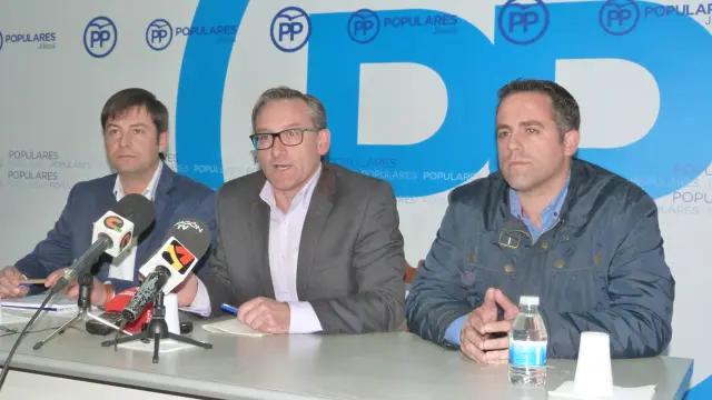 De izquierda a derecha, Rubén Navarro, Joaquín Juste y Carlos Redón, en Calamocha.