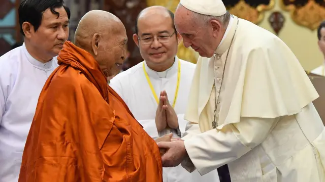 El Papa en su reunión con los líderes budistas