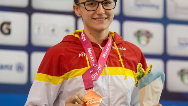 María Delgado con la medalla de bronce conquistada en el Mundial de México.