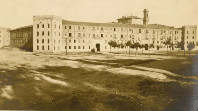 Fotografías del Palacio de la Aljafería realizadas en 1843.