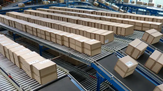 Uno de los centros logísticos de Amazon, el gigante del comercio electrónico en EE. UU. y Europa.