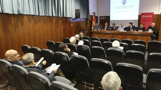 La Junta General de Accionistas se celebró ayer en la Cámara de Comercio de Huesca.