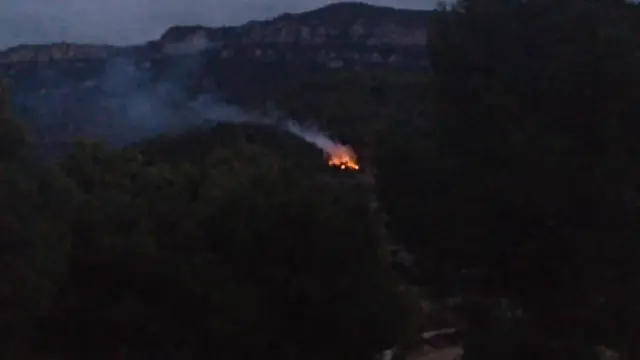 Imagen del incendio tomada sobre las 18.30 de esta tarde