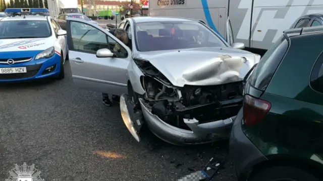 Aparatoso accidente en la Vía Hispanidad con 6 coches implicados