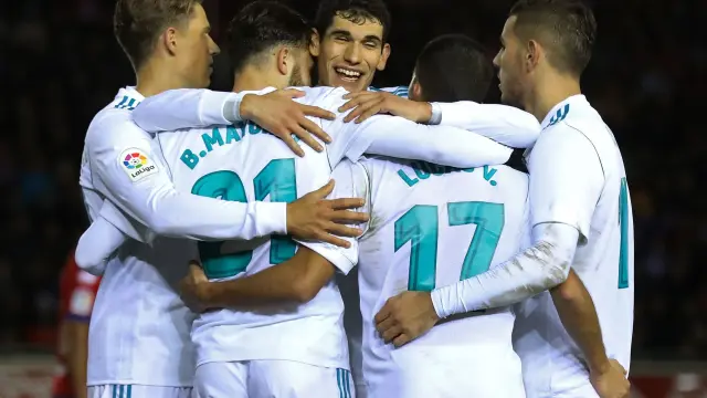 Los jugadores del Real Madrid celebran un gol ante el Numancia