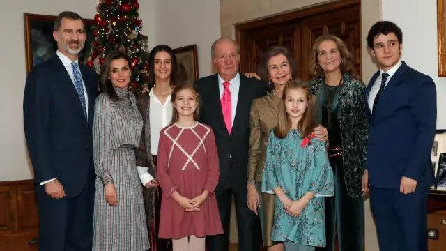 Foto familiar en la celebración de este viernes con motivo del cumpleaños de don Juan Carlos.