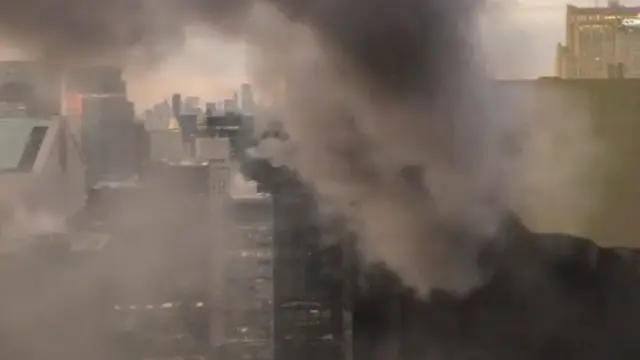 Imagen del incendio en la Torre Trump, Nueva York.