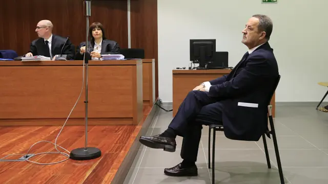 Agapito Iglesias, en el banquillo de los acusados, este lunes, 8 de enero, en la Audiencia Provincial de Zaragoza.
