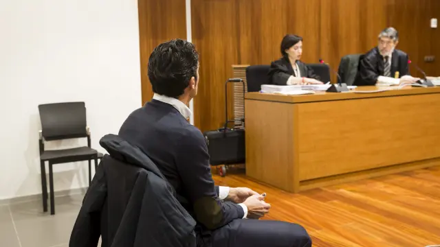 José A. N., director ejecutivo de la escuela de negocios Esoen Business School (ahora cerrada), ha sido juzgado este martes en la Audiencia Provincial de Zaragoza