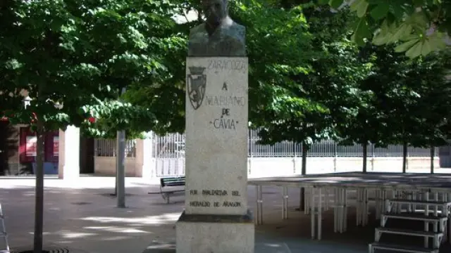 Monumento a Mariano de Cavia.