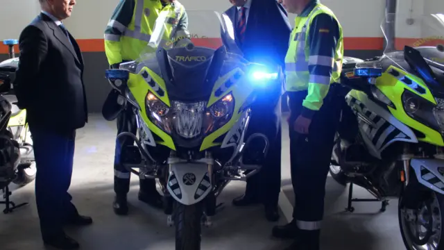 Visita del Delegado del Gobierno al Subsector de Tráfico de la Guardia Civil con motivo de la llegada de la última dotación de motos.