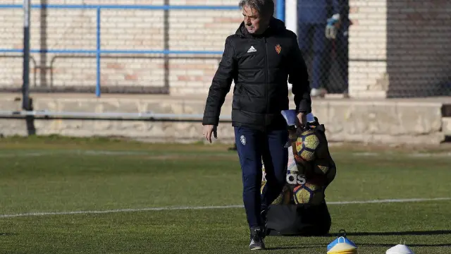 Natxo González, este viernes durante el entrenamiento del Real Zaragoza.