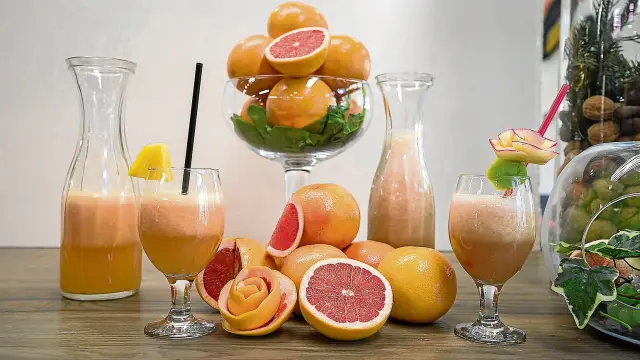 Los zumos depurativos con pomelo pueden ofrecerlo solo o combinado con otras frutas.