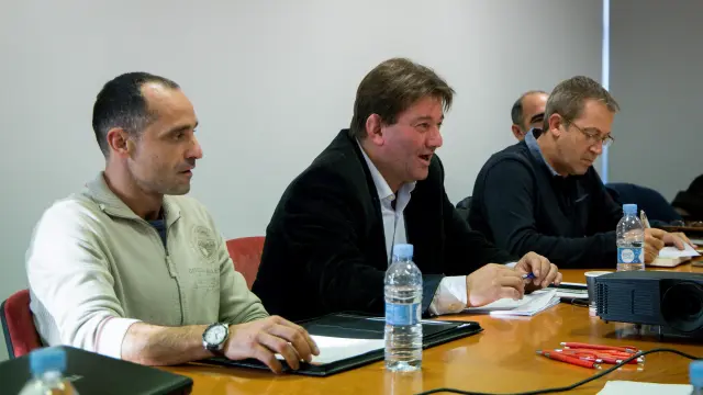 Enrique Arcéiz, en el centro, en la reunión del Consejo Rector de Arento el pasado 4 de enero.