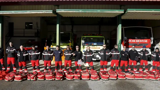 Los voluntarios han entregado sus equipos en el parque de bomberos de Boltaña