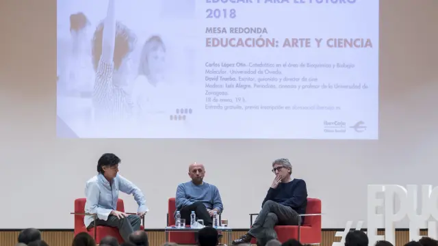 Carlos López Otín, Luis Alegre y David Trueba, en las jornadas