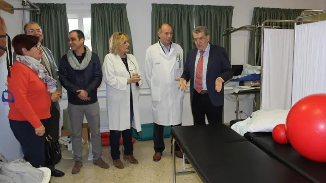 Sebastián Celaya durante su visita al centro de salud de Grañén.