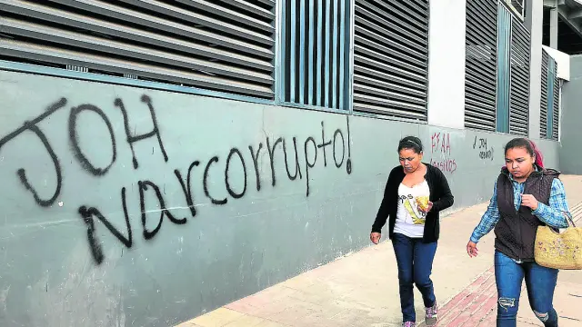 Pintada contra el actual presidente Juan Orlando Hernández (JOH) en las calles de Tegucigalpa.