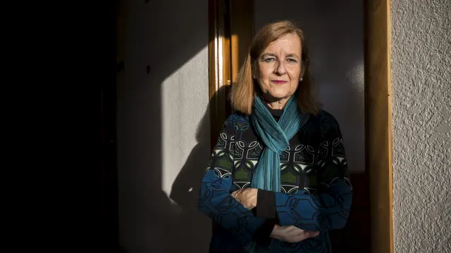 María Elósegui en la puerta de su despacho de la Universidad de Zaragoza el martes, un día antes de estallar la polémica.