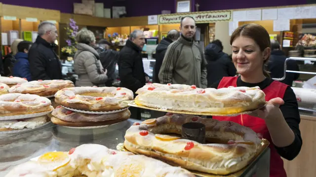 Venta de roscones de San Valero, en una imagen tomada el año pasado en la pastelería Ismael.