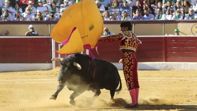 Una de las faenas de la corrida del pasado 10 de agosto en la plaza de toros de Huesca.