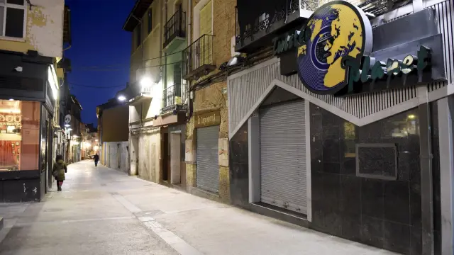 La agresión se produjo en esta zona de bares de la calle de San Lorenzo