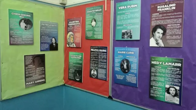 Exposición de 'Las invisibles de la ciencia' en el colegio Sainz de Varanda.