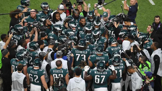 Los Philadelphia Wagles celebran su triunfo en la Super Bowl