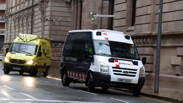 Millet abandonó este lunes la Audiencia de Barcelona en ambulancia antes de ingresar en prisión.