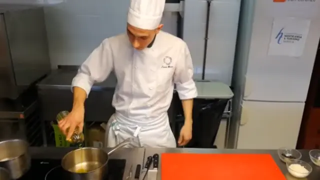 Imagen del vídeo con la receta de Jesús Milián Tomás, alumno del CPIFP San Lorenzo de Huesca.