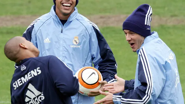 Beckham, Roberto Carlos y Ronaldo, en una imagen de su época madridista.