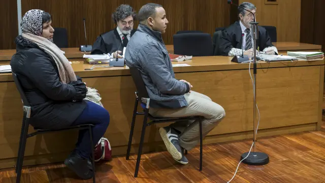 Rachid B. y Bouchra S., durante el juicio celebrado en la Audiencia Provincial de Zaragoza.