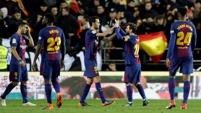 Los jugadores del FC Barcelona celebran el pase a la final