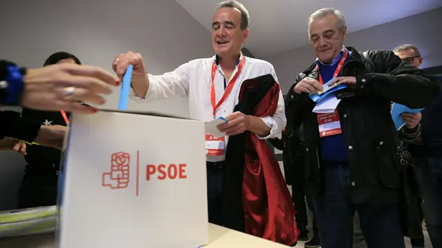 Sánchez Quero vota en el congreso provincial del PSOE en Zaragoza