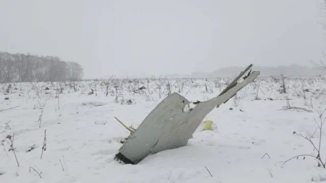 Un avión ruso se estrella a las afueras de Moscú