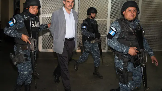 Juan Alberto Fuentes Knight a su llegada al juzgado tras ser detenido.