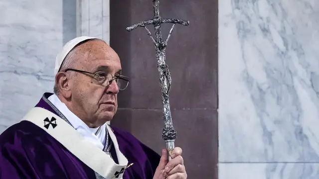 El Pontífice decidirá si acepta o rechaza la renuncia de los obispos con altos cargos.