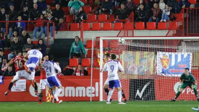 Grippo acaba de cabecear a gol el 0-1 en Tarragona el pasado sábado.