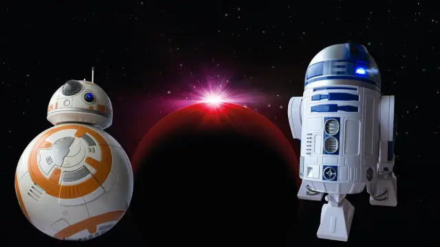 R2D2 y BB-8, dos generaciones de robots en Star Wars.