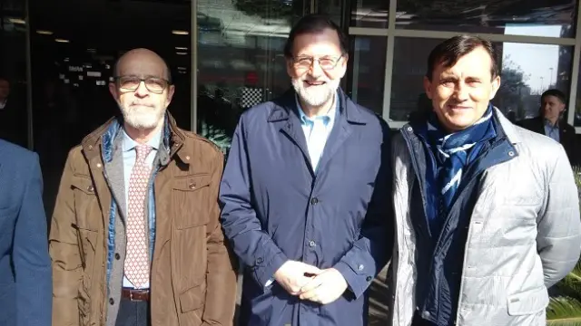 Rajoy junto al presidente y el vicepresidente de Aragón Stop Sucesiones y Plusvalías.