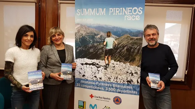 Presentación de la guía Summun Pirineos Race de la comarca de la Jacetania