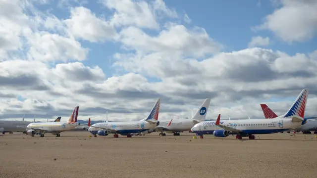 En el aeropuerto de Teruel están estacionados una media de 80 aviones