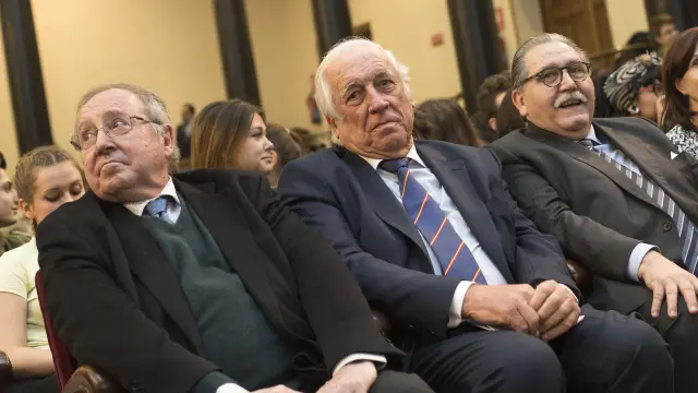 José Luis Bonet, Carlos Espinosa de los Monteros y Manuel Teruel, en la presentación de la campaña 'Valores que construyen sueños' en Zaragoza
