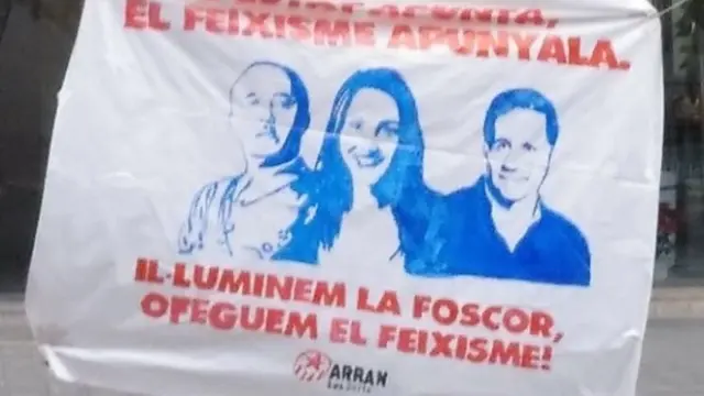Cartel de Arran llamando fascistas a Arrimadas y Fernández