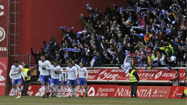 Los jugadores del Real Zaragoza celebran el 1-2 ganador marcado por Pombo en Los Pajaritos el pasado sábado ante el Numancia.
