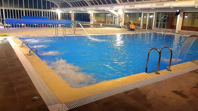 Las instalaciones deportivas de Utrillas disponen de una piscina terapéutica.