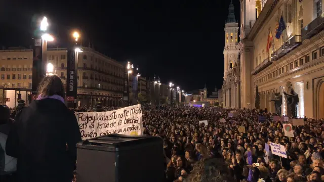 Una marea feminista en una imagen de archivo desborda las calles de Zaragoza.